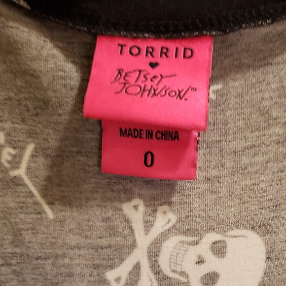 Torrid X Betsey Johnson skull print top blouse women's plus size 0 - Picture 3 of 3